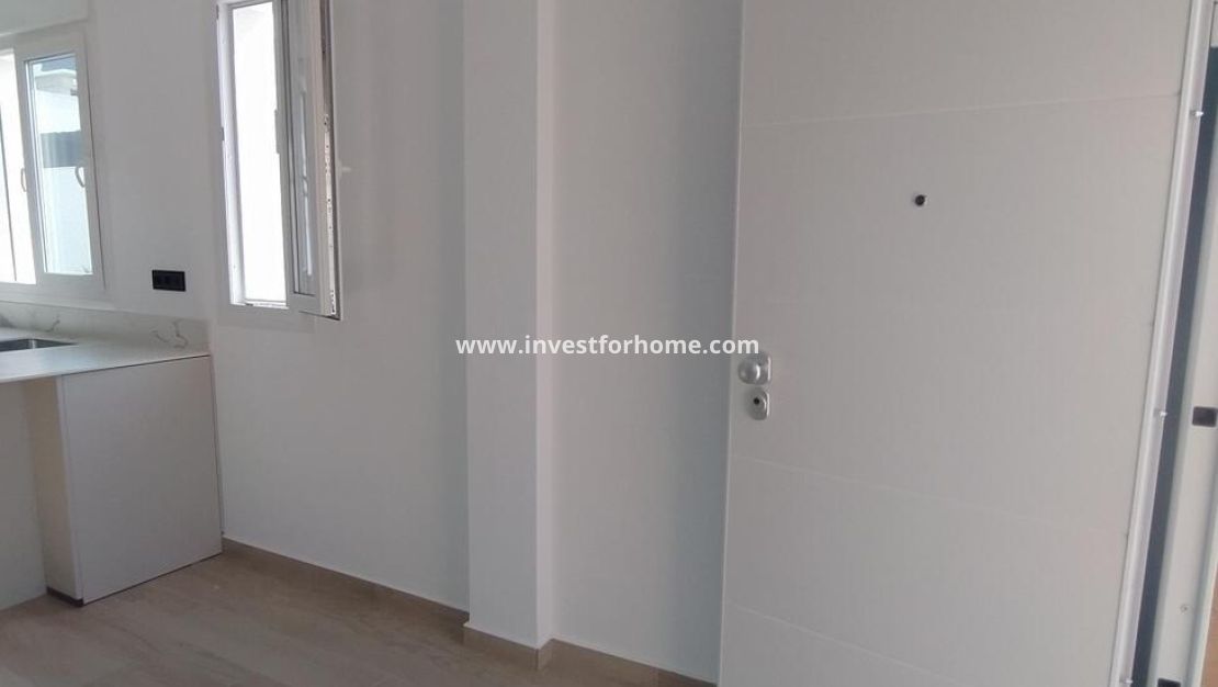 Sale - Villa - Torrevieja - aguas nuevas