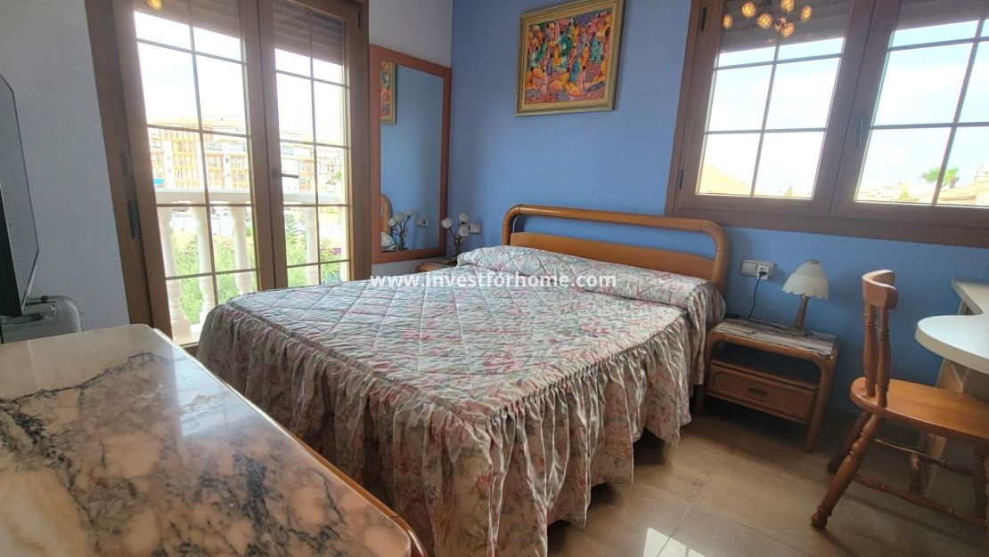 Sale - Villa - Torrevieja - aguas nuevas