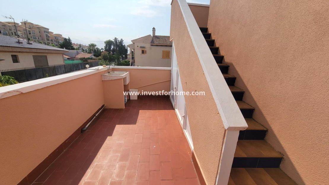 Sale - Villa - Torrevieja - aguas nuevas