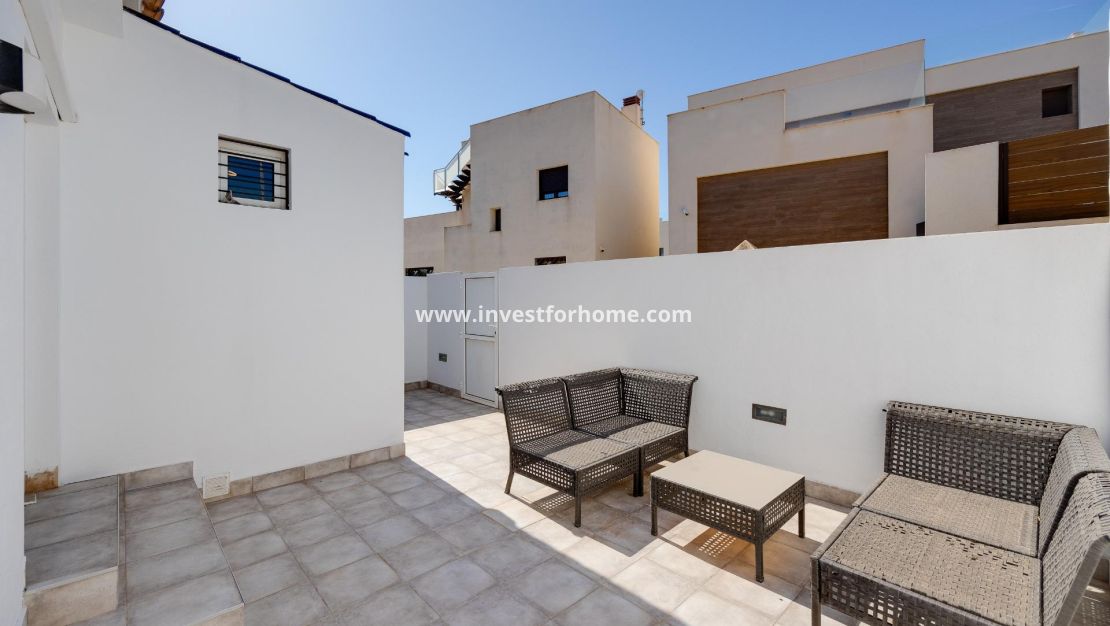 Sale - Villa - Torrevieja - aguas nuevas