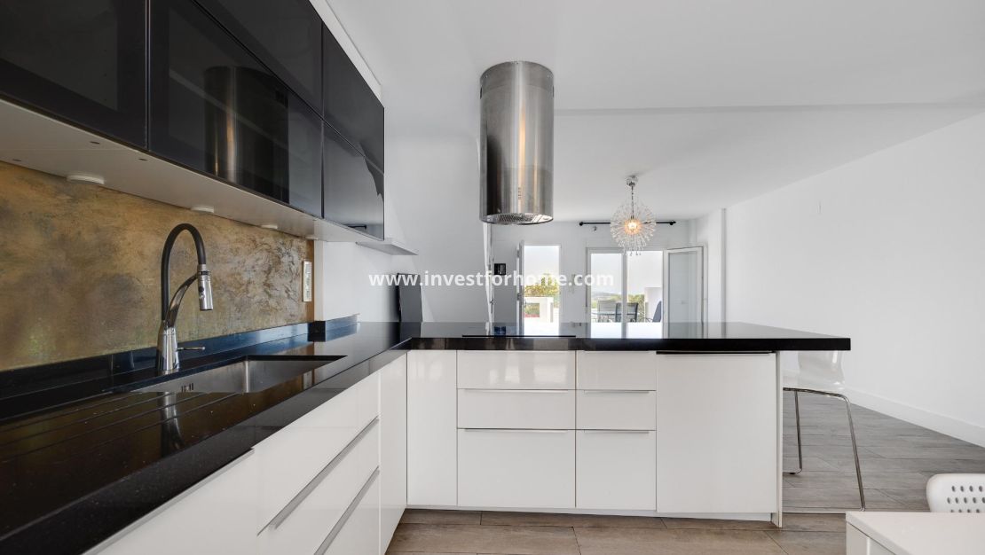 Sale - Villa - Torrevieja - aguas nuevas