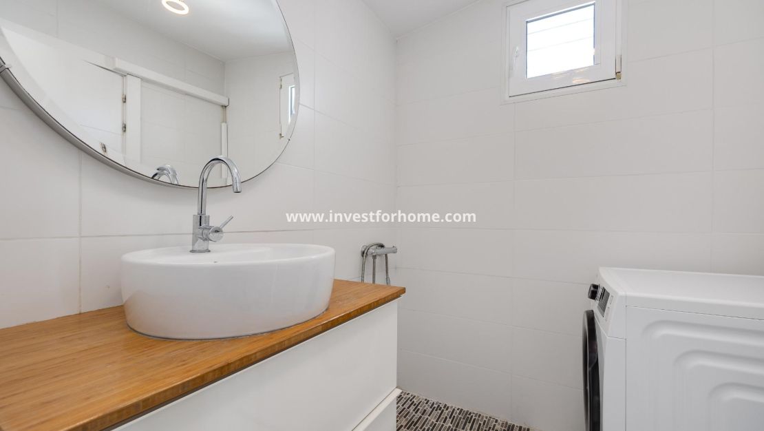 Sale - Villa - Torrevieja - aguas nuevas