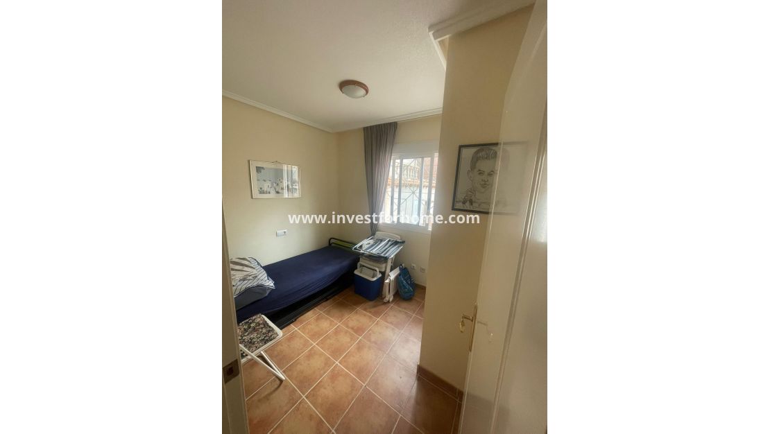 Sale - Villa - Torrevieja - aguas nuevas