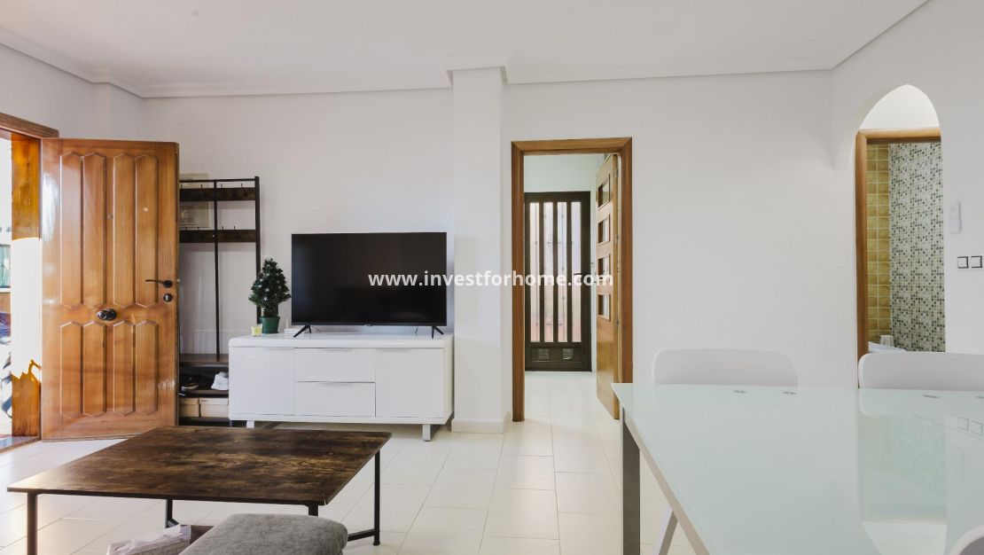 Sale - Villa - Torrevieja - aguas nuevas