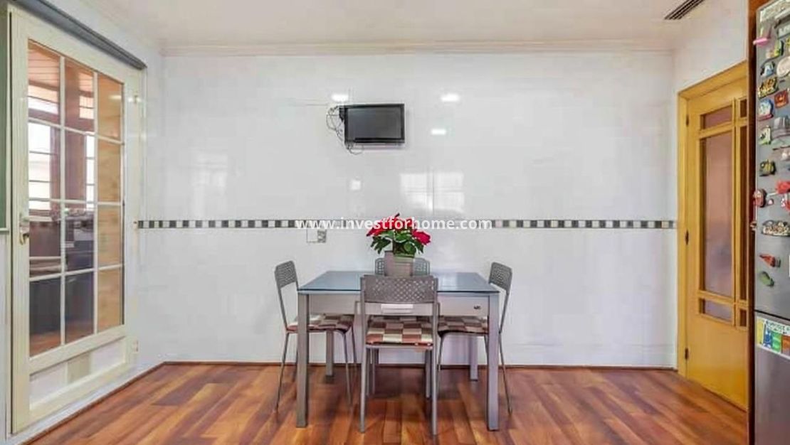 Sale - Villa - Torrevieja - aguas nuevas