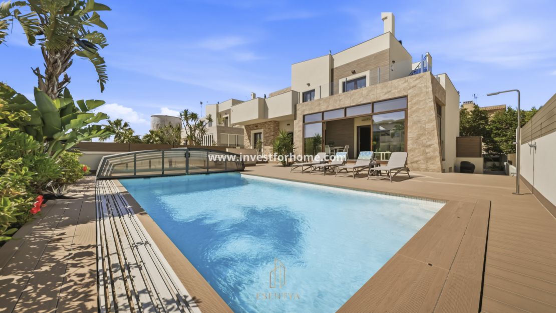 Sale - Villa - Torrevieja - aguas nuevas