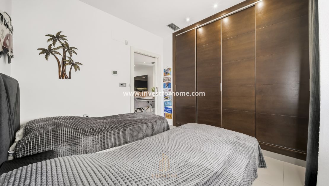 Sale - Villa - Torrevieja - aguas nuevas