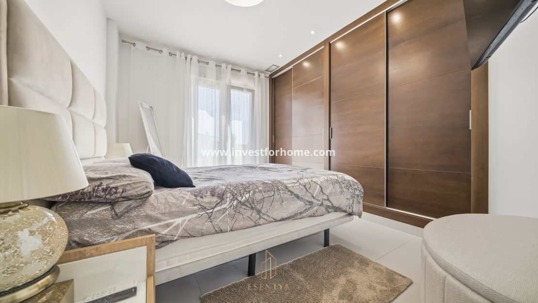 Sale - Villa - Torrevieja - aguas nuevas