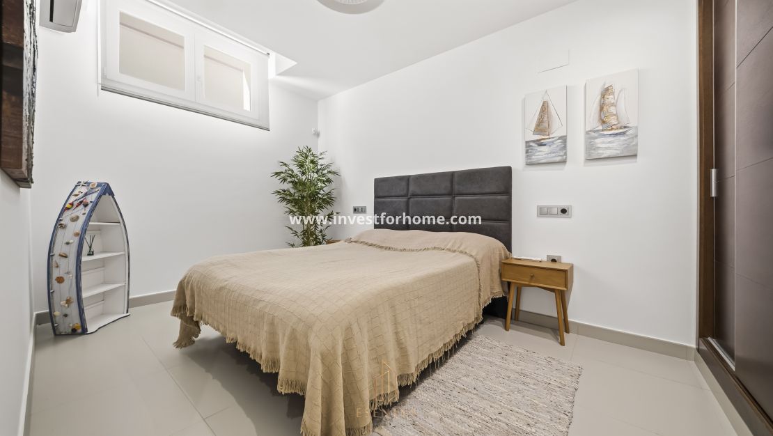 Sale - Villa - Torrevieja - aguas nuevas