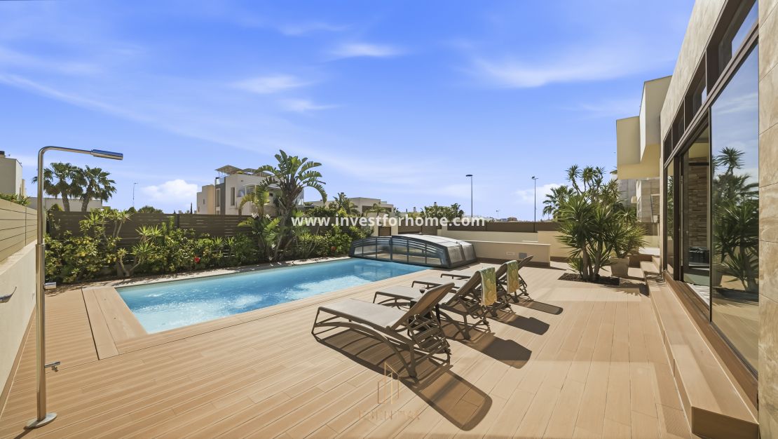 Sale - Villa - Torrevieja - aguas nuevas