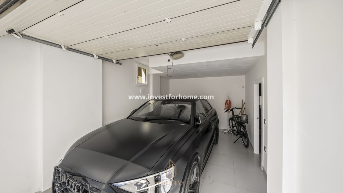 Sale - Villa - Torrevieja - aguas nuevas