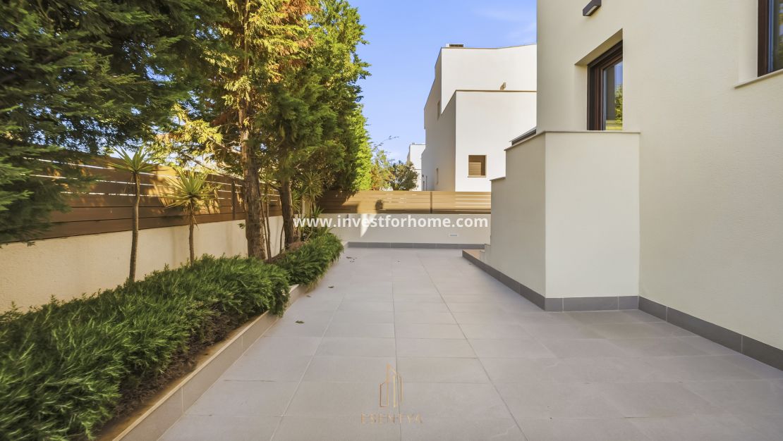 Sale - Villa - Torrevieja - aguas nuevas