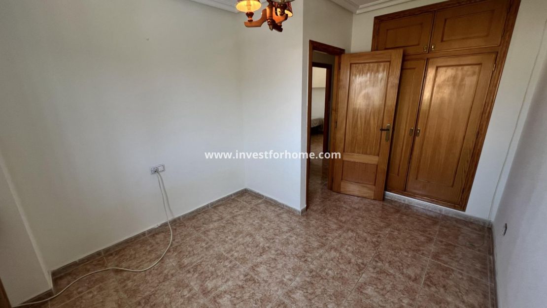 Sale - Villa - Torrevieja - aguas nuevas