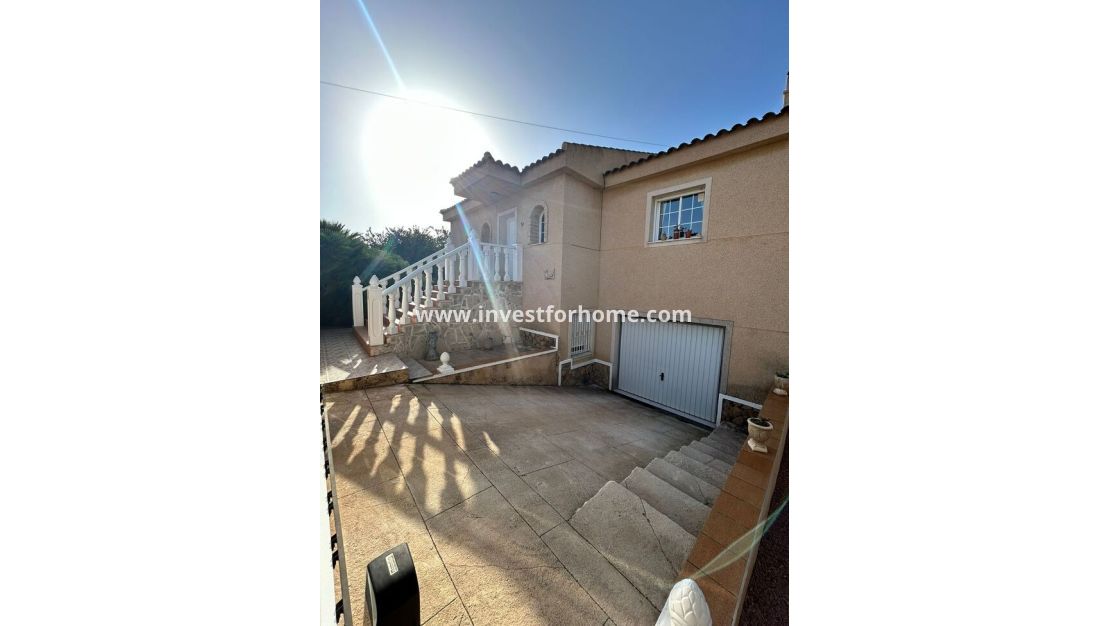 Sale - Villa - Torrevieja - aguas nuevas