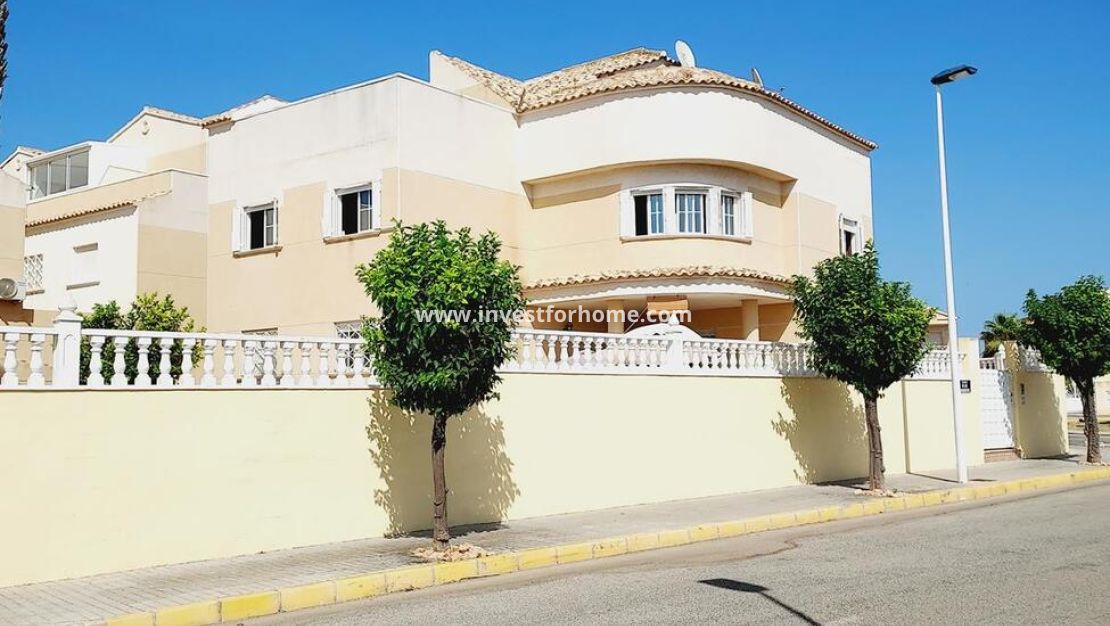 Sale - Villa - Torrevieja - BAÑOS DE EUROPA LAS TORRETAS