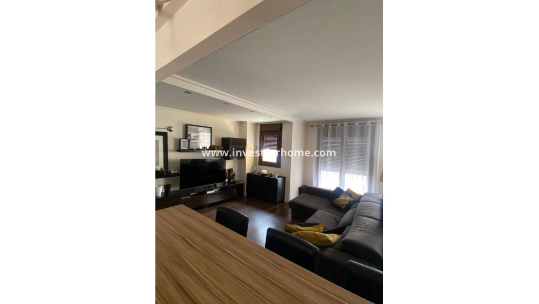 Sale - Villa - Torrevieja - Centro - Muelle Pesquero