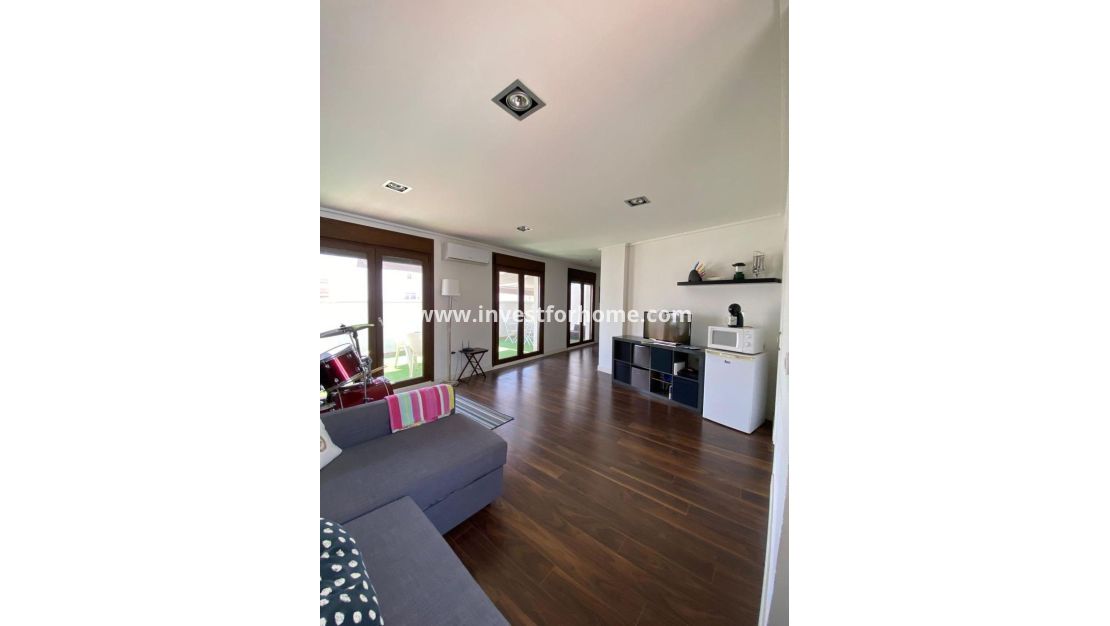 Sale - Villa - Torrevieja - Centro - Muelle Pesquero