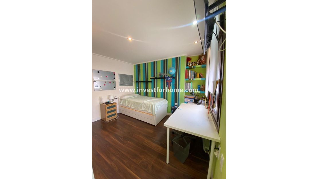 Sale - Villa - Torrevieja - Centro - Muelle Pesquero