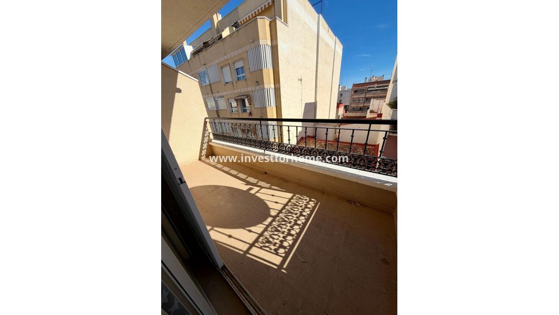 Sale - Villa - Torrevieja - Centro