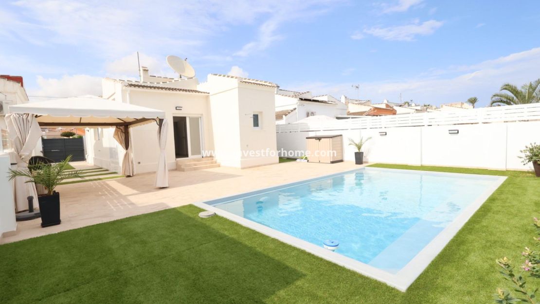 Sale - Villa - Torrevieja - Costa Blanca