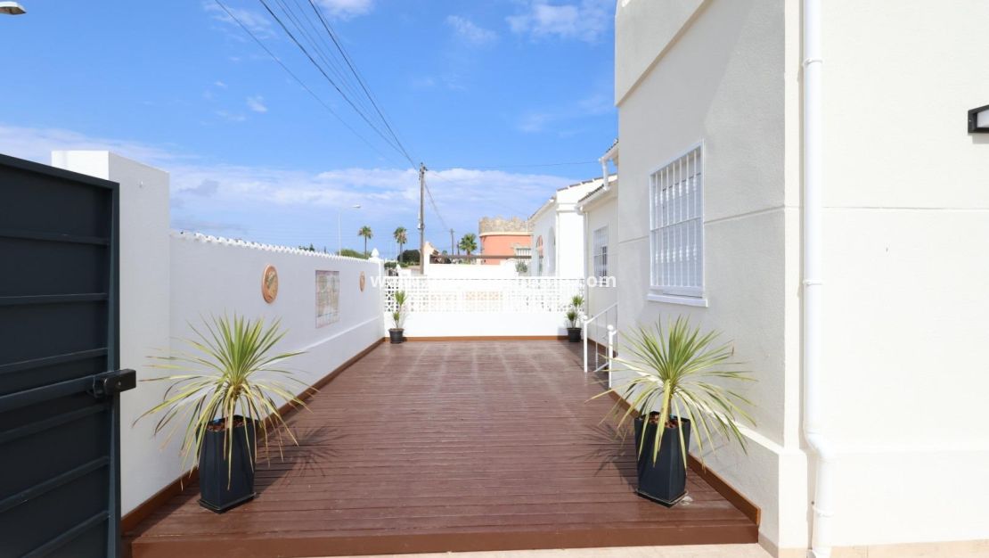 Sale - Villa - Torrevieja - Costa Blanca