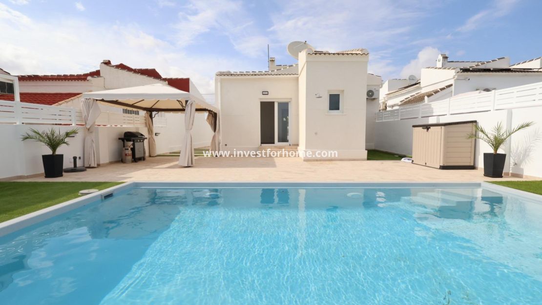 Sale - Villa - Torrevieja - Costa Blanca