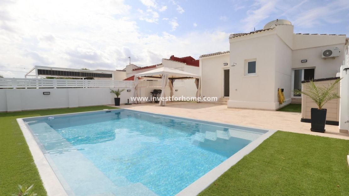 Sale - Villa - Torrevieja - Costa Blanca