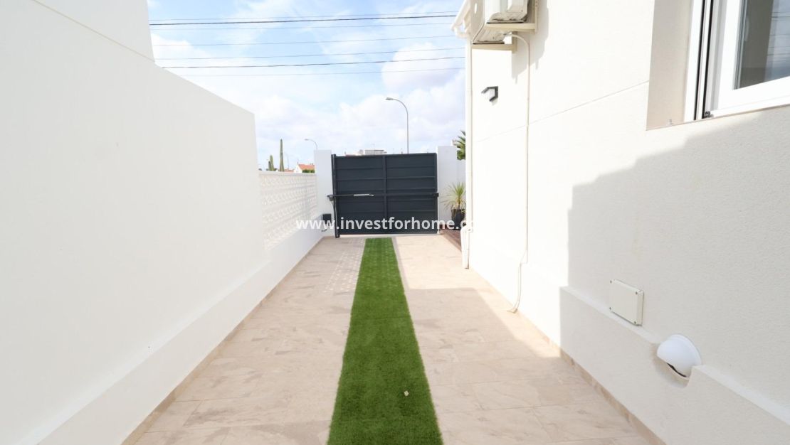 Sale - Villa - Torrevieja - Costa Blanca