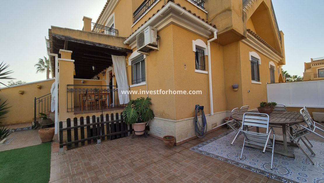 Sale - Villa - Torrevieja - Costa Blanca