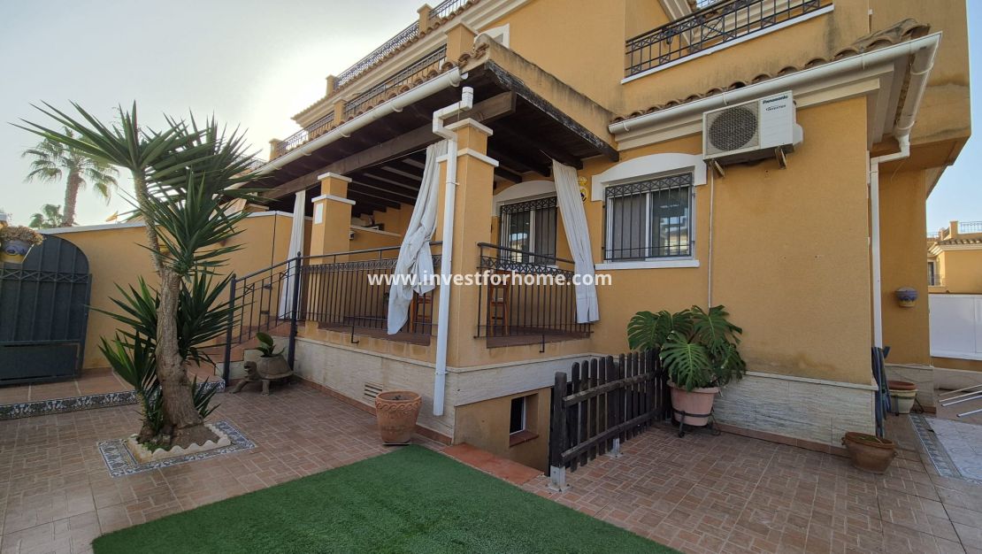 Sale - Villa - Torrevieja - Costa Blanca