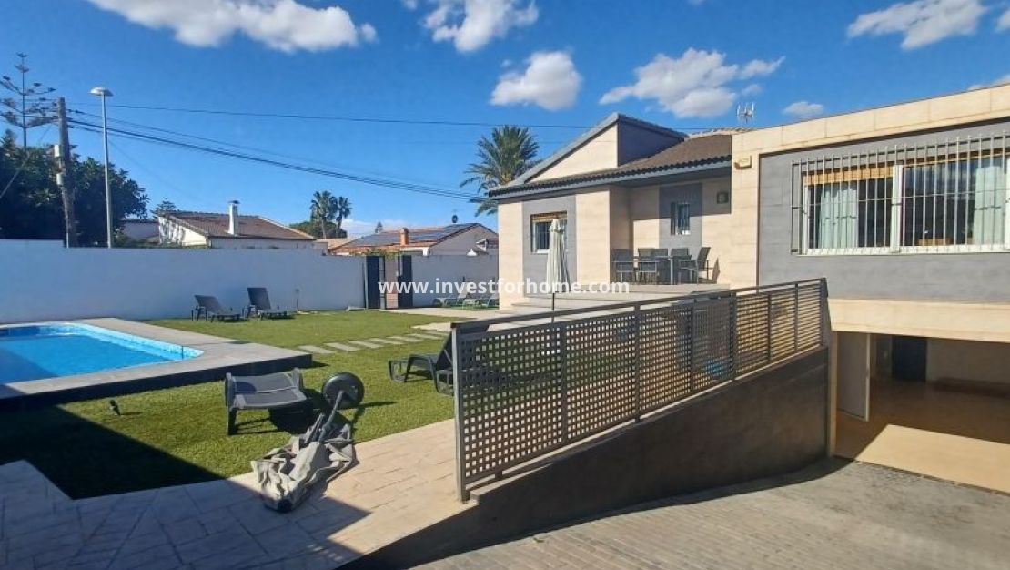 Sale - Villa - Torrevieja - Costa Blanca