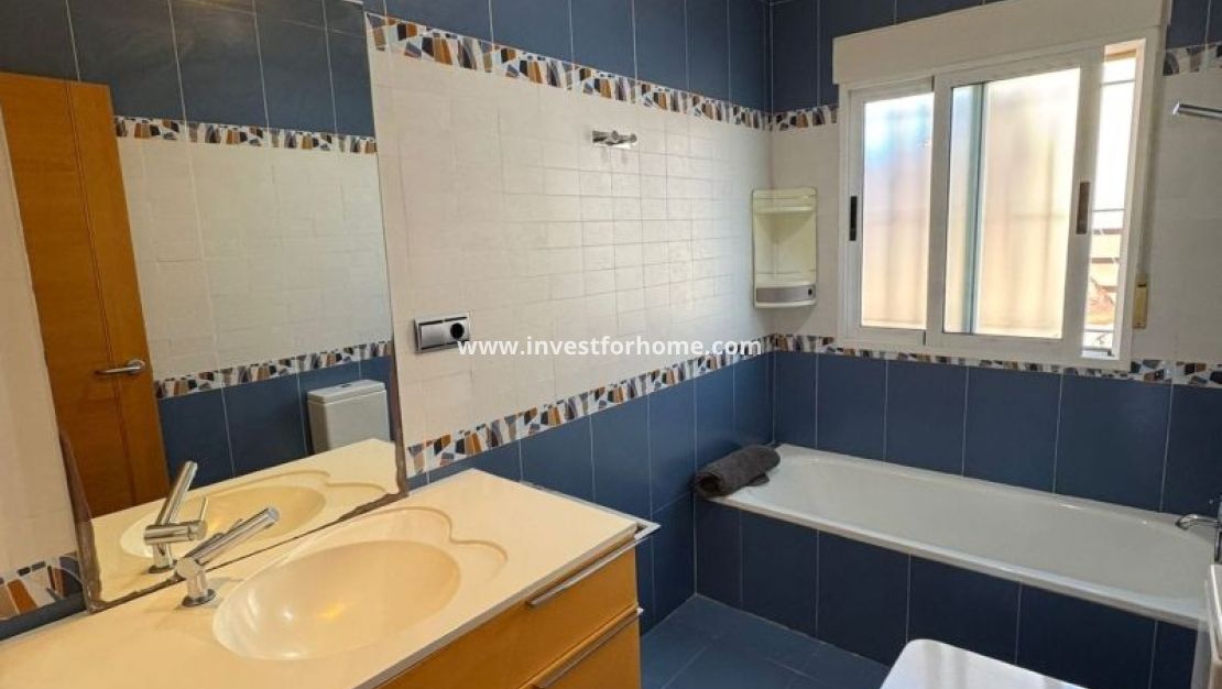 Sale - Villa - Torrevieja - Costa Blanca