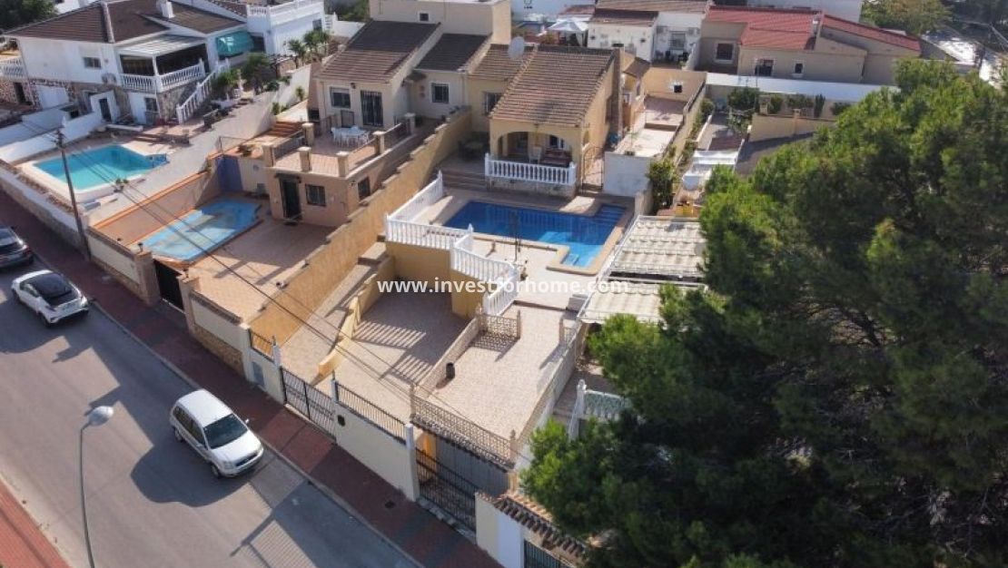 Sale - Villa - Torrevieja - Costa Blanca