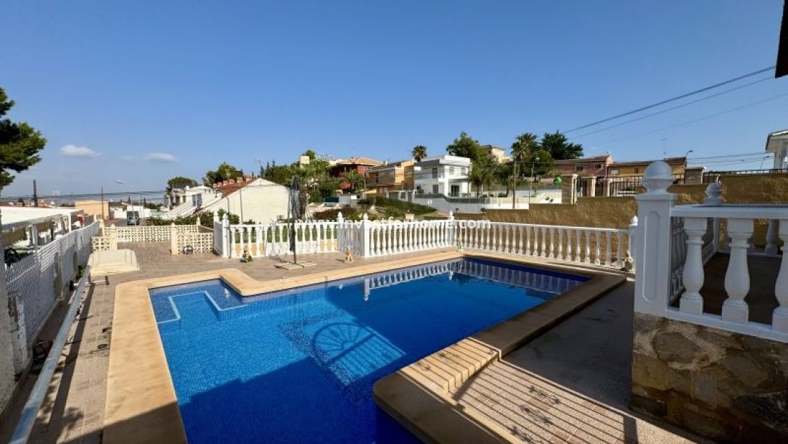 Sale - Villa - Torrevieja - Costa Blanca