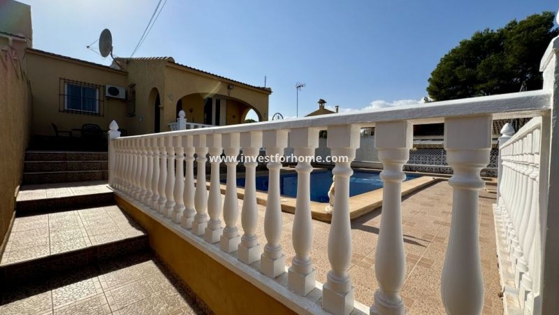 Sale - Villa - Torrevieja - Costa Blanca