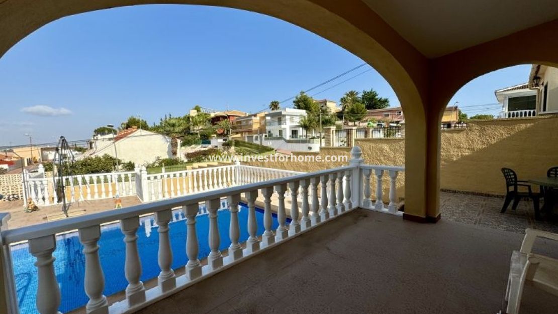 Sale - Villa - Torrevieja - Costa Blanca