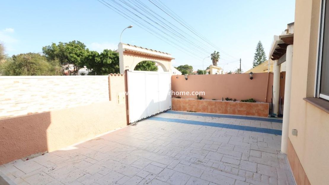 Sale - Villa - Torrevieja - Costa Blanca