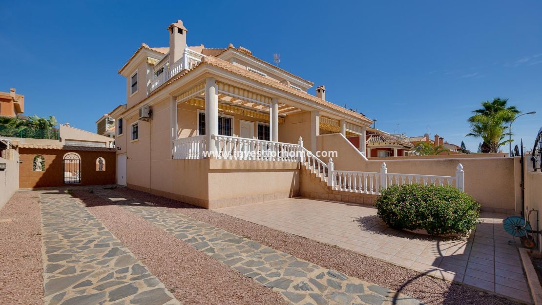 Sale - Villa - Torrevieja - Costa Blanca