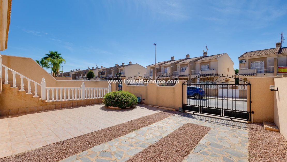 Sale - Villa - Torrevieja - Costa Blanca