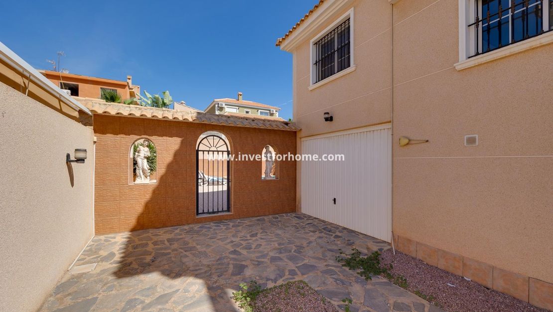 Sale - Villa - Torrevieja - Costa Blanca