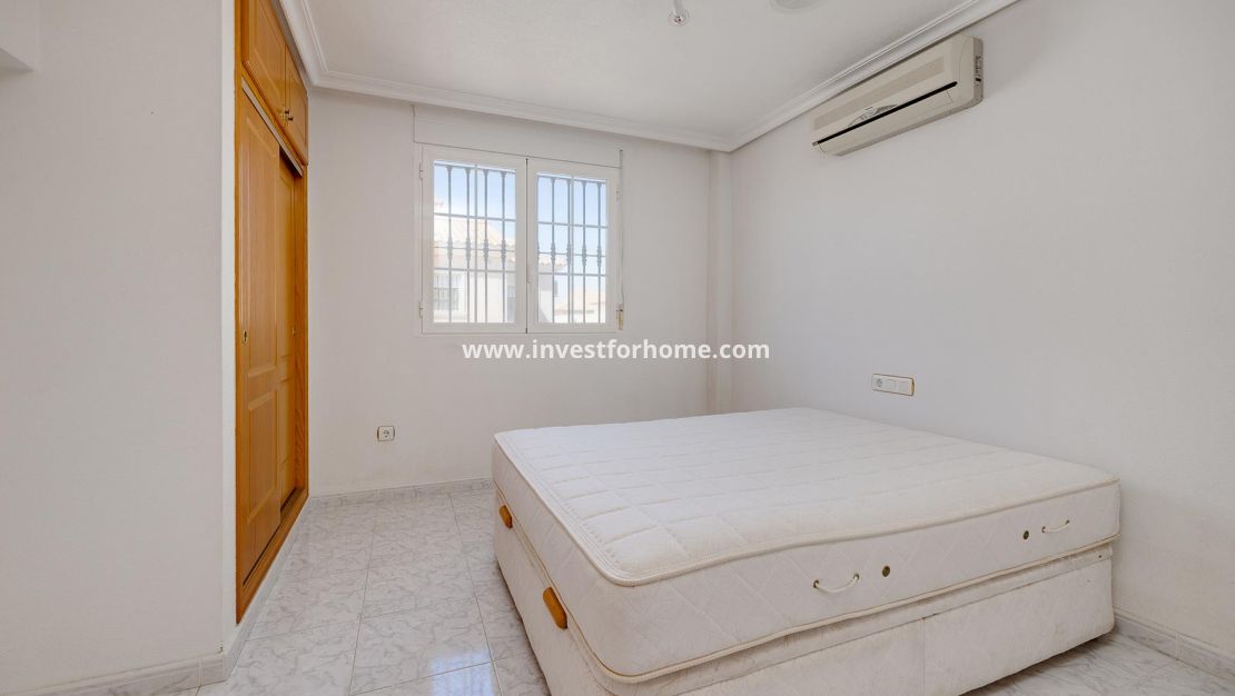 Sale - Villa - Torrevieja - Costa Blanca