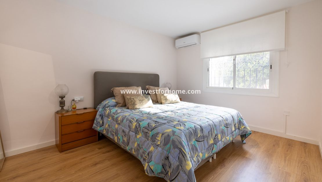 Sale - Villa - Torrevieja - Costa Blanca