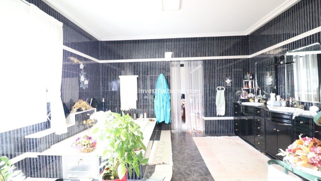 Sale - Villa - Torrevieja - Costa Blanca