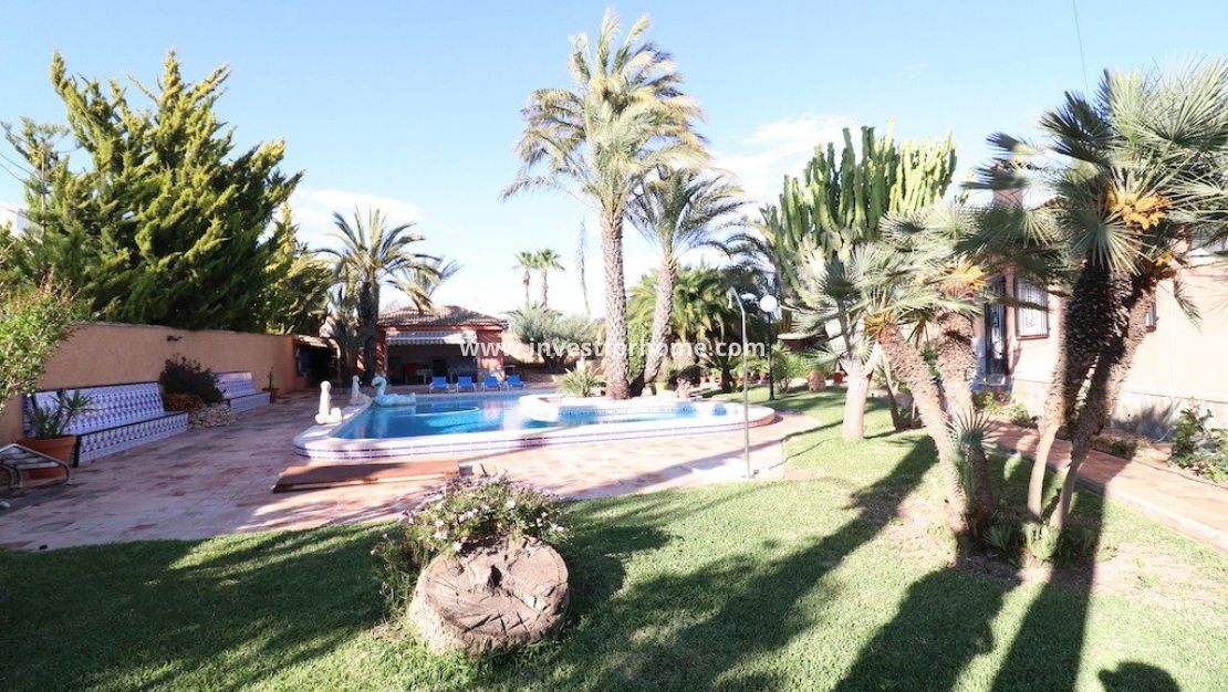 Sale - Villa - Torrevieja - Costa Blanca