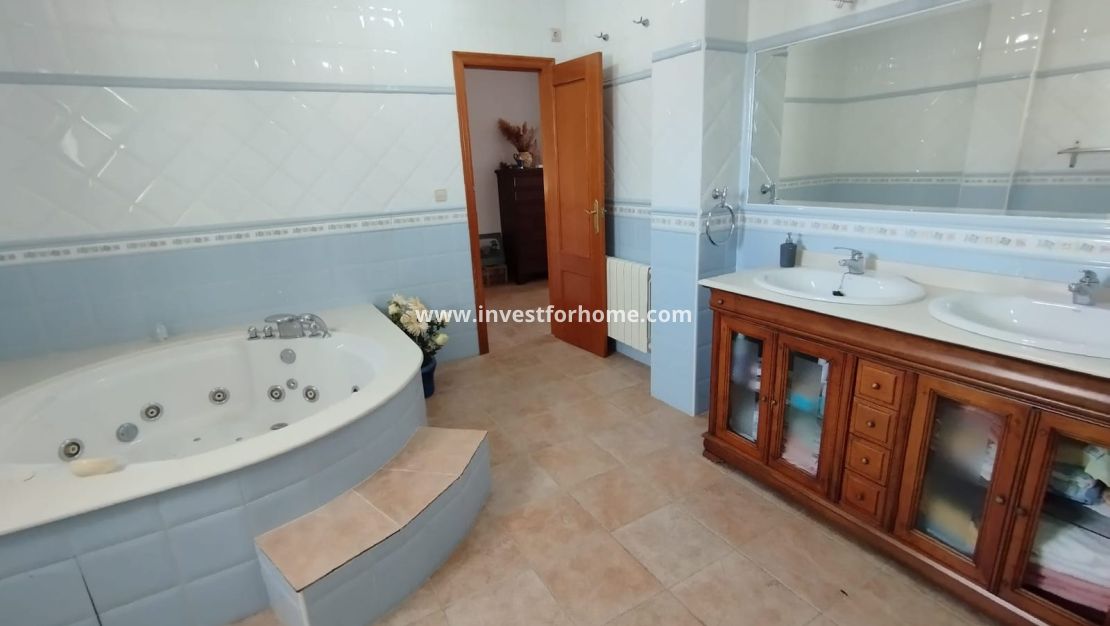 Sale - Villa - Torrevieja - Costa Blanca