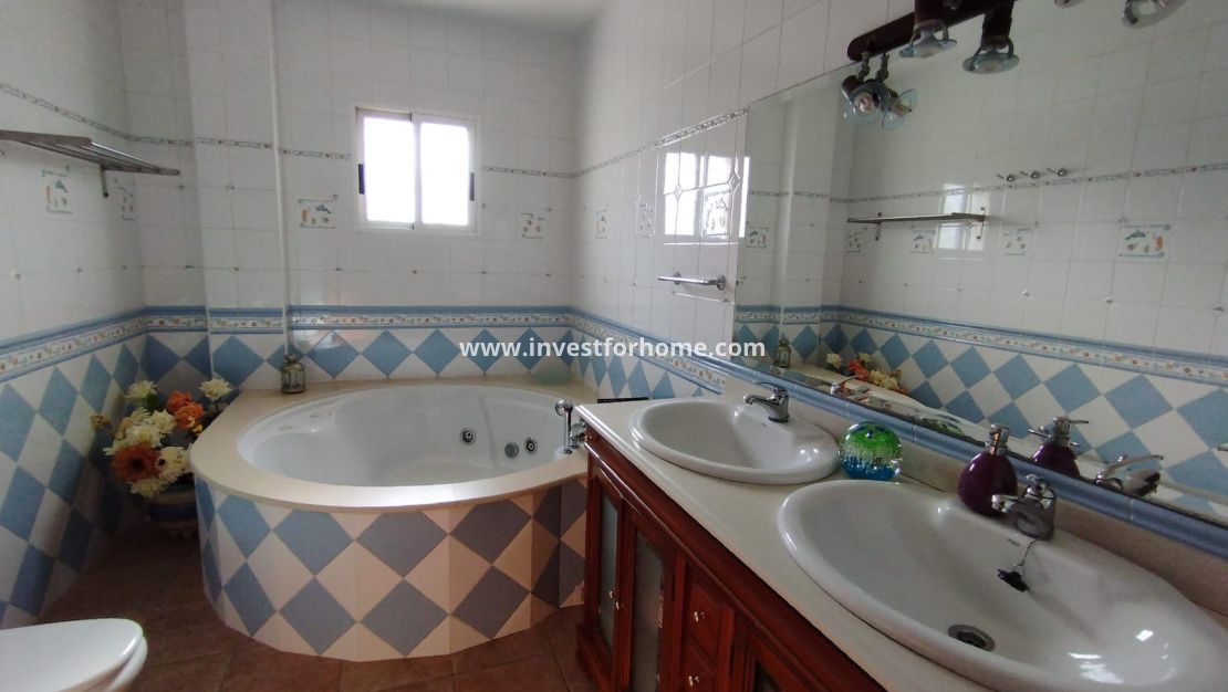 Sale - Villa - Torrevieja - Costa Blanca