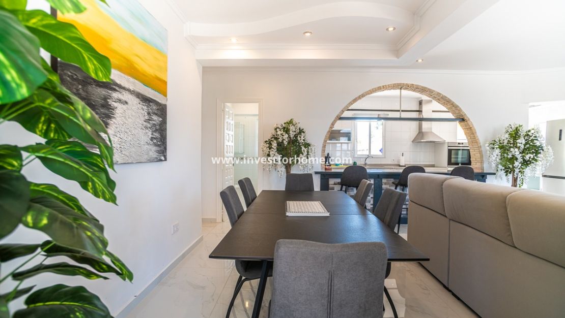 Sale - Villa - Torrevieja - Costa Blanca