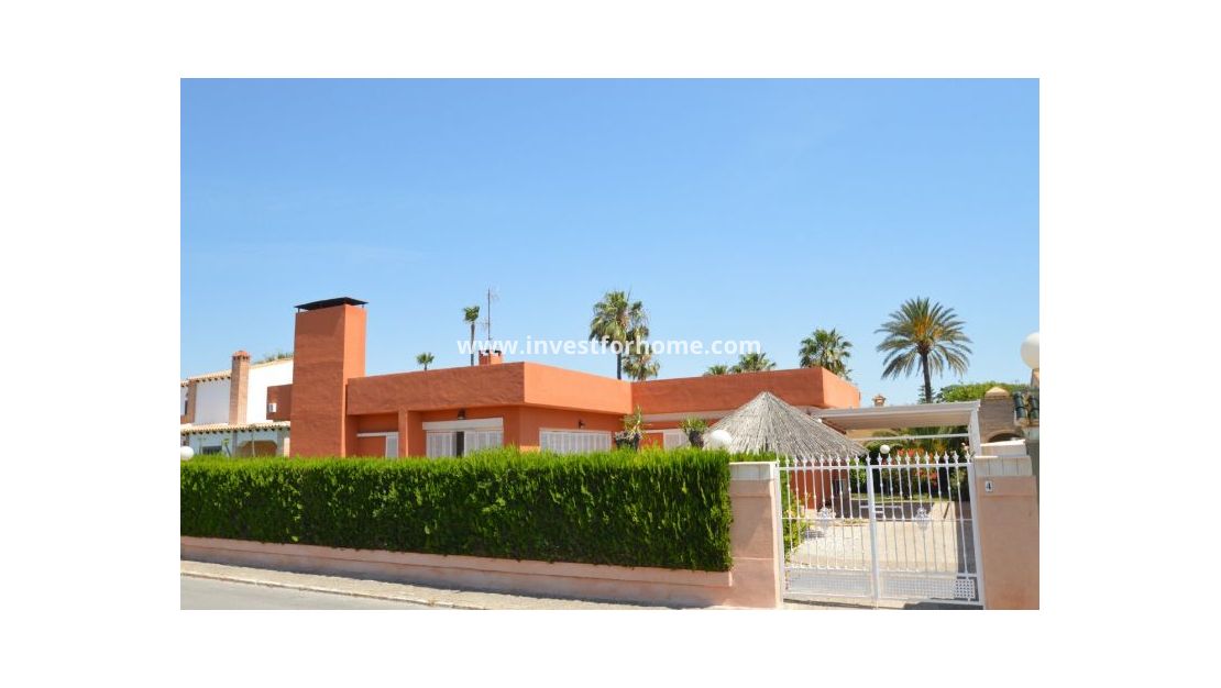 Sale - Villa - Torrevieja - Costa Blanca