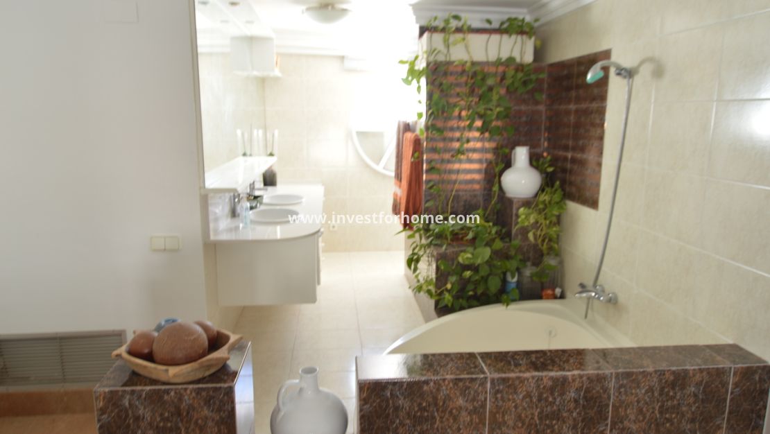 Sale - Villa - Torrevieja - Costa Blanca