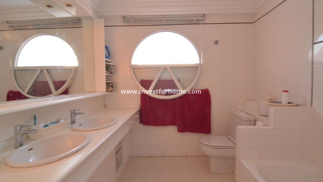 Sale - Villa - Torrevieja - Costa Blanca